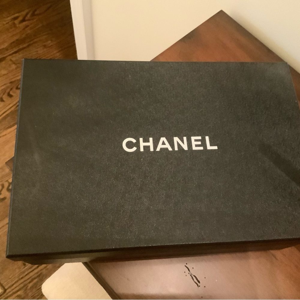 CHANEL White Heeled Sandals - Picture 6 of 11